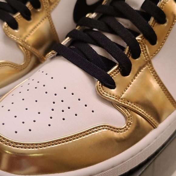 AIR JORDAN 1 MID SE 'METALLIC GOLD' - Picture 7 of 8